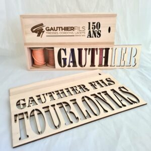 Plumier à couvercle détouré