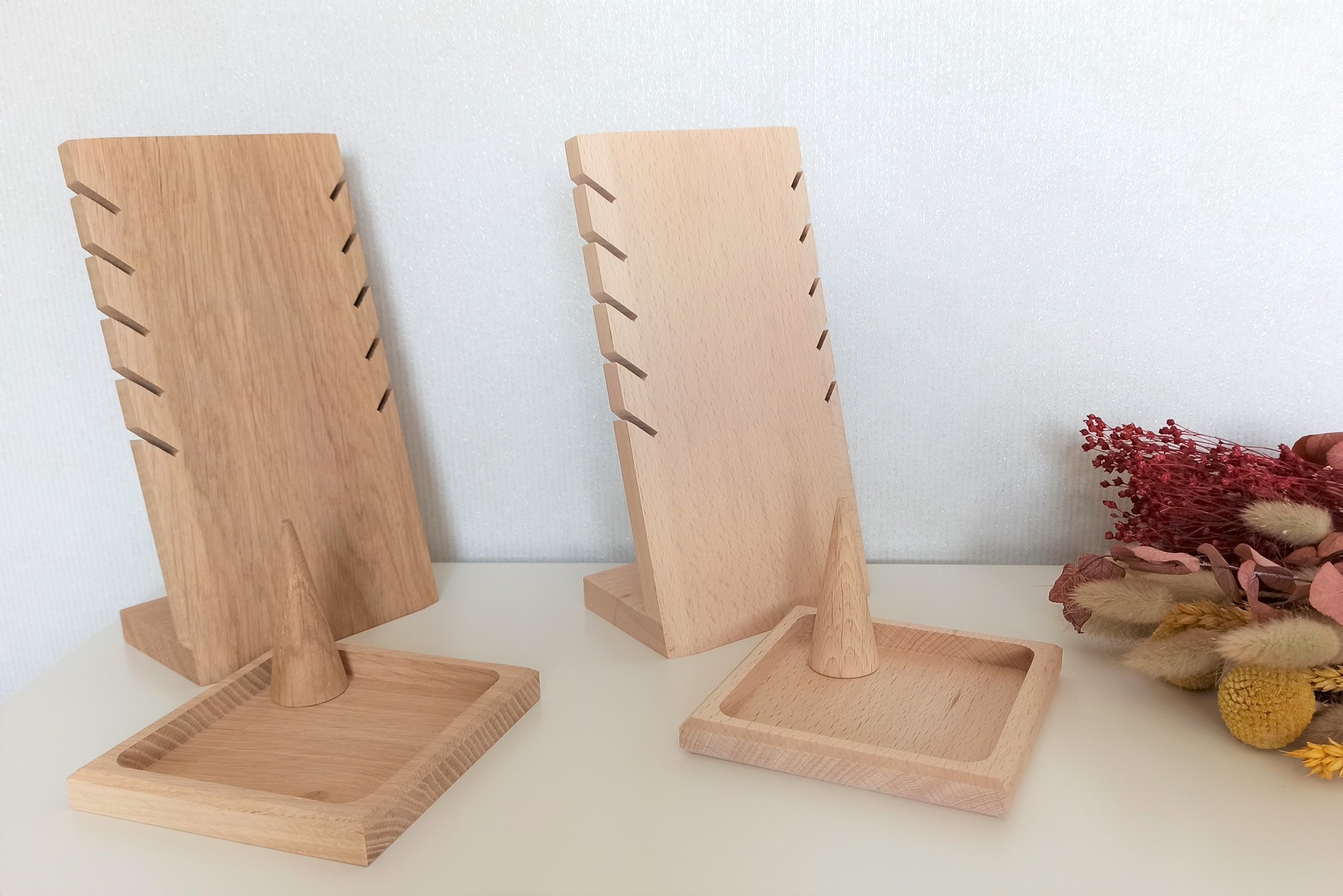 Présentoir à bijoux en bois